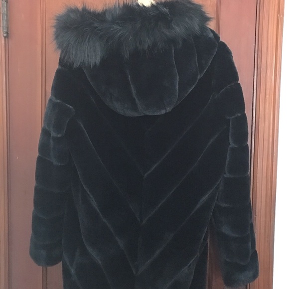 Calvin Klein faux fur, black, hooded women’s coat - Picture 3 of 7